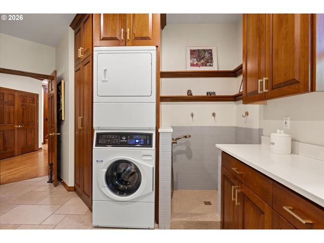 21469 WATERFORD Pl, West Linn, OR 97068