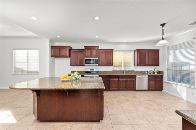 2036 Vignolia Loop, Roseville, CA 95747