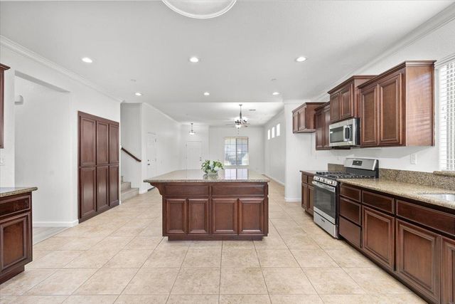 2036 Vignolia Loop, Roseville, CA 95747