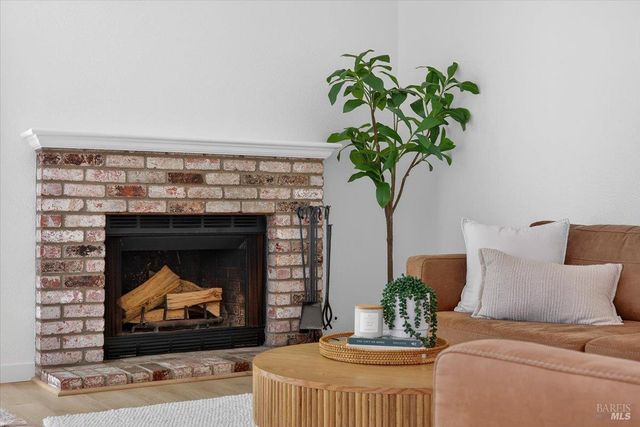 124 Macklin Dr, Cotati, CA 94931