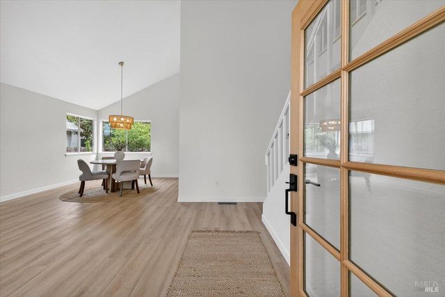 124 Macklin Dr, Cotati, CA 94931