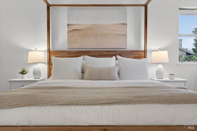 124 Macklin Dr, Cotati, CA 94931