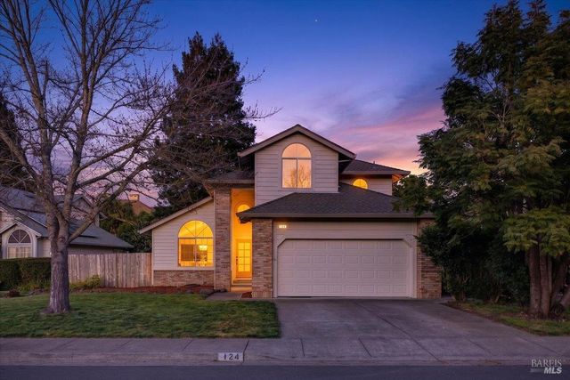 124 Macklin Dr, Cotati, CA 94931