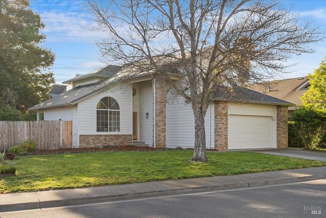 124 Macklin Dr, Cotati, CA 94931