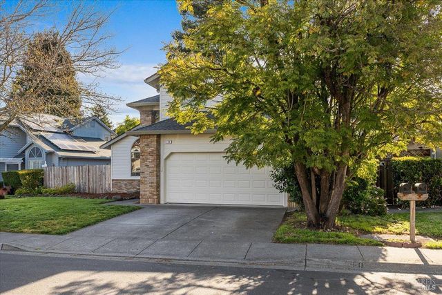 124 Macklin Dr, Cotati, CA 94931