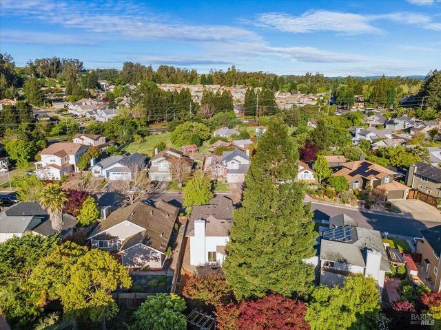 124 Macklin Dr, Cotati, CA 94931