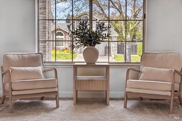 124 Macklin Dr, Cotati, CA 94931