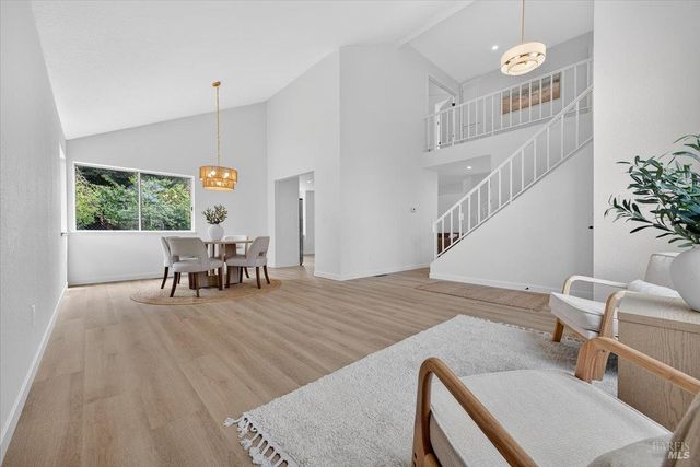 124 Macklin Dr, Cotati, CA 94931