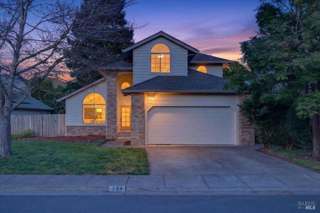 124 Macklin Dr, Cotati, CA 94931