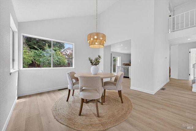 124 Macklin Dr, Cotati, CA 94931