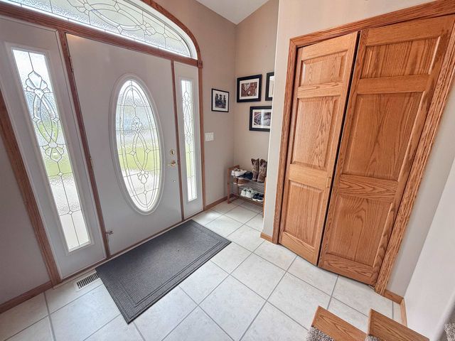 1908 13th St NW, Minot, ND 58703