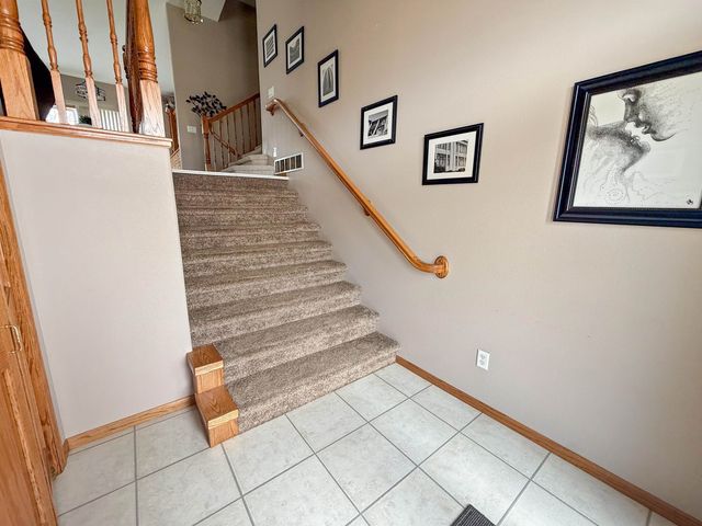 1908 13th St NW, Minot, ND 58703