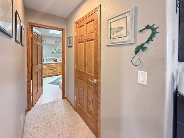 1908 13th St NW, Minot, ND 58703