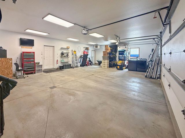 1908 13th St NW, Minot, ND 58703