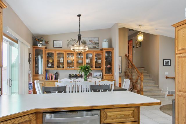 1908 13th St NW, Minot, ND 58703