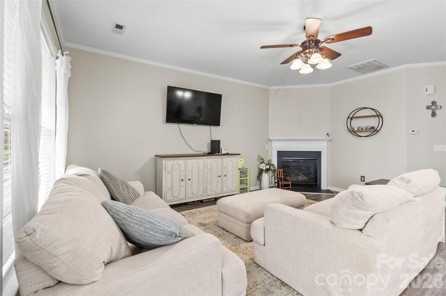 7030 Carrington Pointe Drive, Huntersville, NC 28078