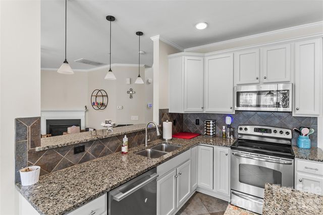 7030 Carrington Pointe Drive, Huntersville, NC 28078