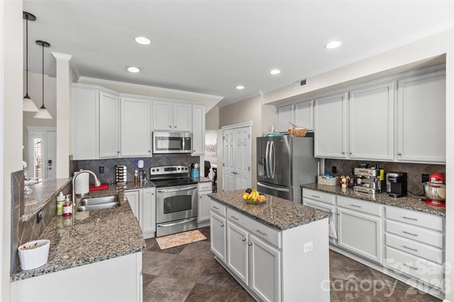 7030 Carrington Pointe Drive, Huntersville, NC 28078