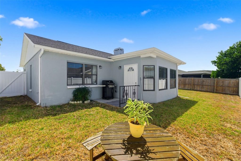 Image 42 of property listing at 9425 BARNSTEAD LANE, Port Richey, FL 34668