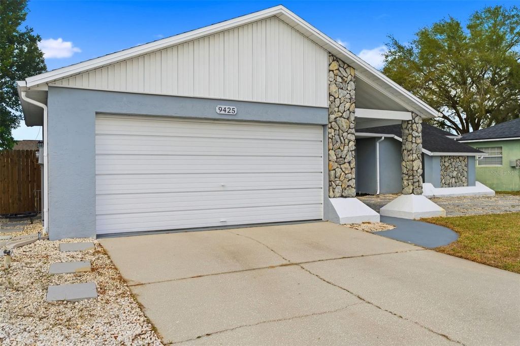 Image 59 of property listing at 9425 BARNSTEAD LANE, Port Richey, FL 34668