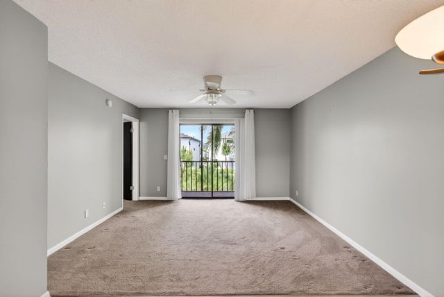 7245 Golf Colony Court 205, Lake Worth, FL 33467