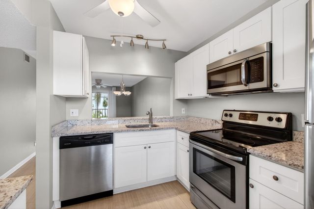 7245 Golf Colony Court 205, Lake Worth, FL 33467