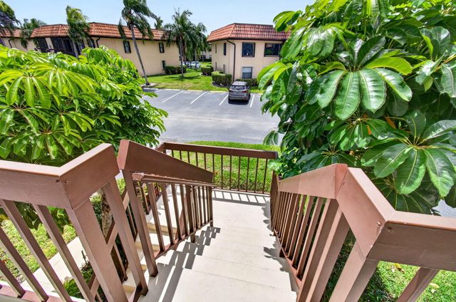 7245 Golf Colony Court 205, Lake Worth, FL 33467