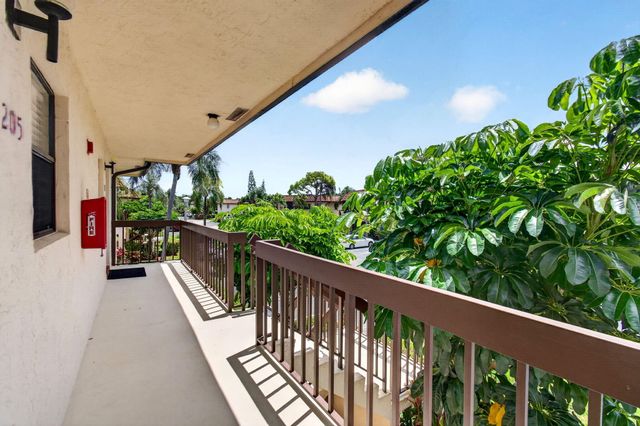 7245 Golf Colony Court 205, Lake Worth, FL 33467