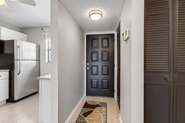 7245 Golf Colony Court 205, Lake Worth, FL 33467