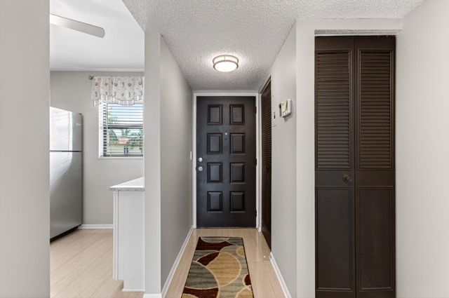 7245 Golf Colony Court 205, Lake Worth, FL 33467