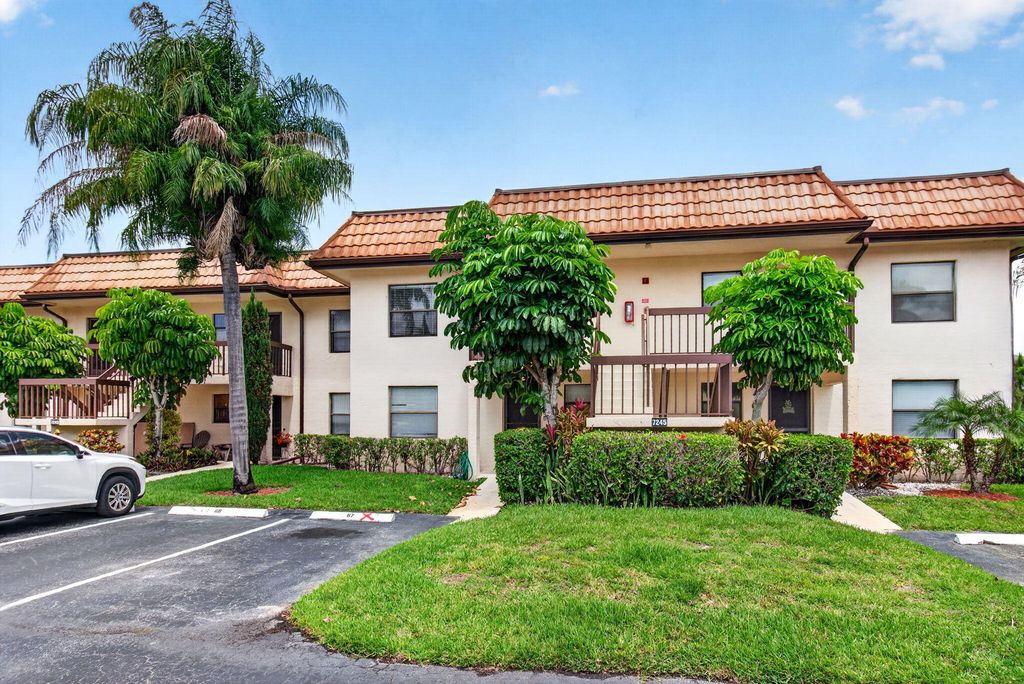 7245 Golf Colony Court 205, Lake Worth, FL 33467