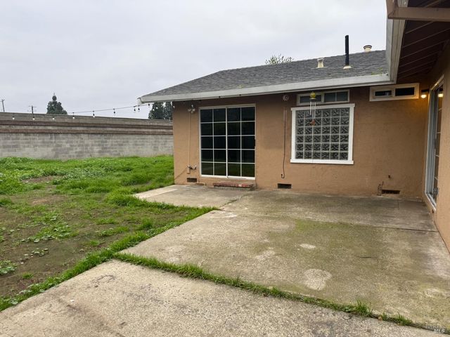 1858 Barbour Dr, Fairfield, CA 94534