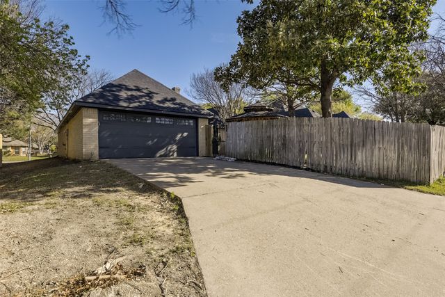 212 Pueblo Drive, Waxahachie, TX 75165