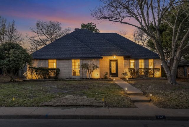 212 Pueblo Drive, Waxahachie, TX 75165