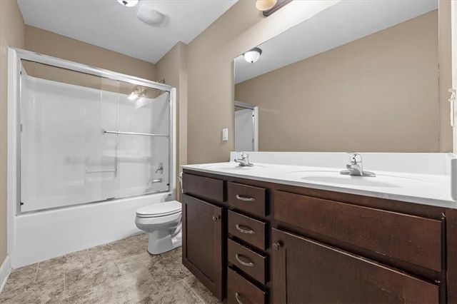 5401 N Hickory Street, Kansas City, MO 64118