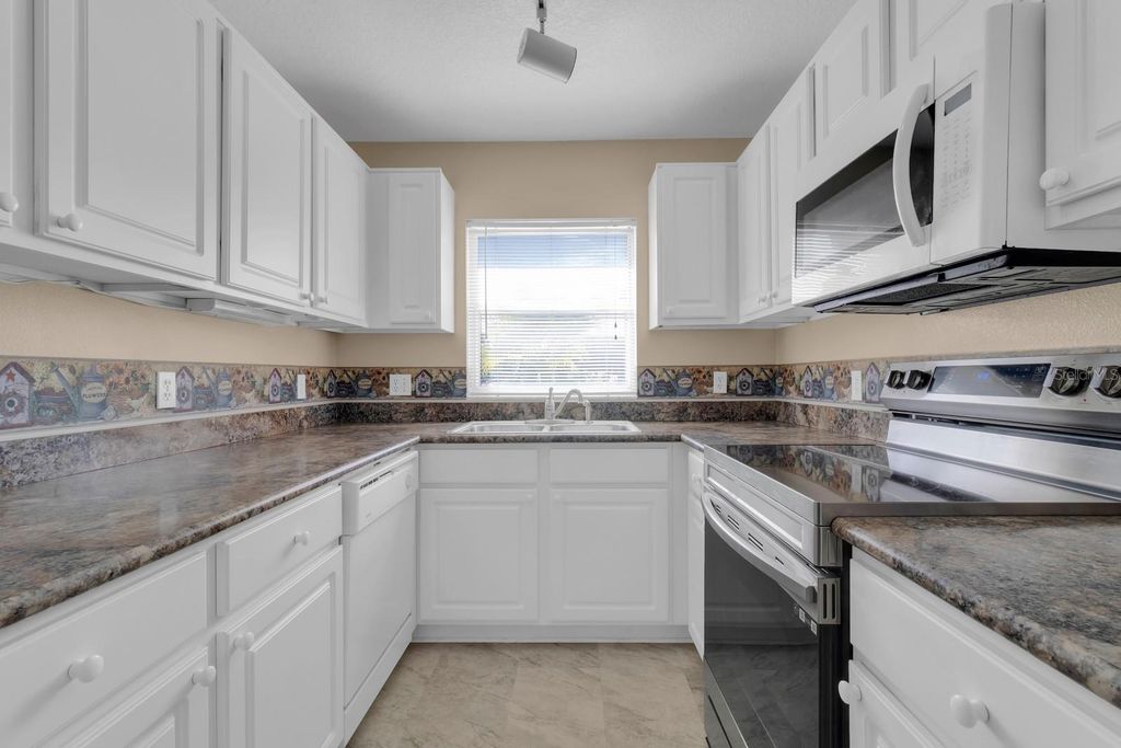 Image 13 of property listing at 12 DELAWARE AVENUE, St Cloud, FL 34769