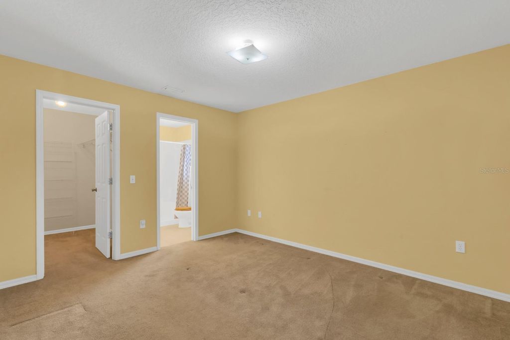 Image 19 of property listing at 12 DELAWARE AVENUE, St Cloud, FL 34769