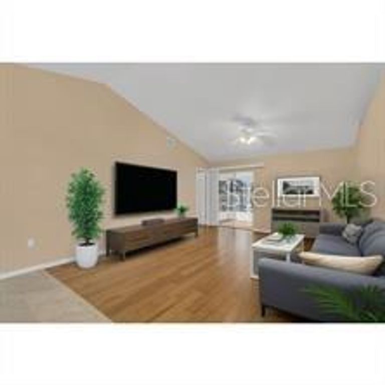 Image 8 of property listing at 12 DELAWARE AVENUE, St Cloud, FL 34769