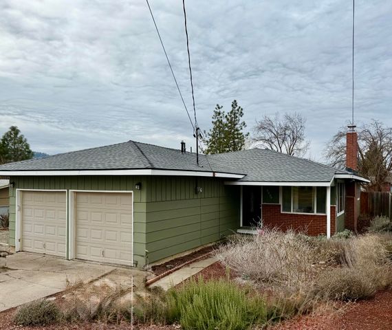 2430 Berkeley Street, Klamath Falls, OR 97601