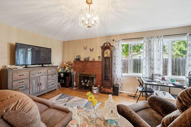 2430 Berkeley Street, Klamath Falls, OR 97601