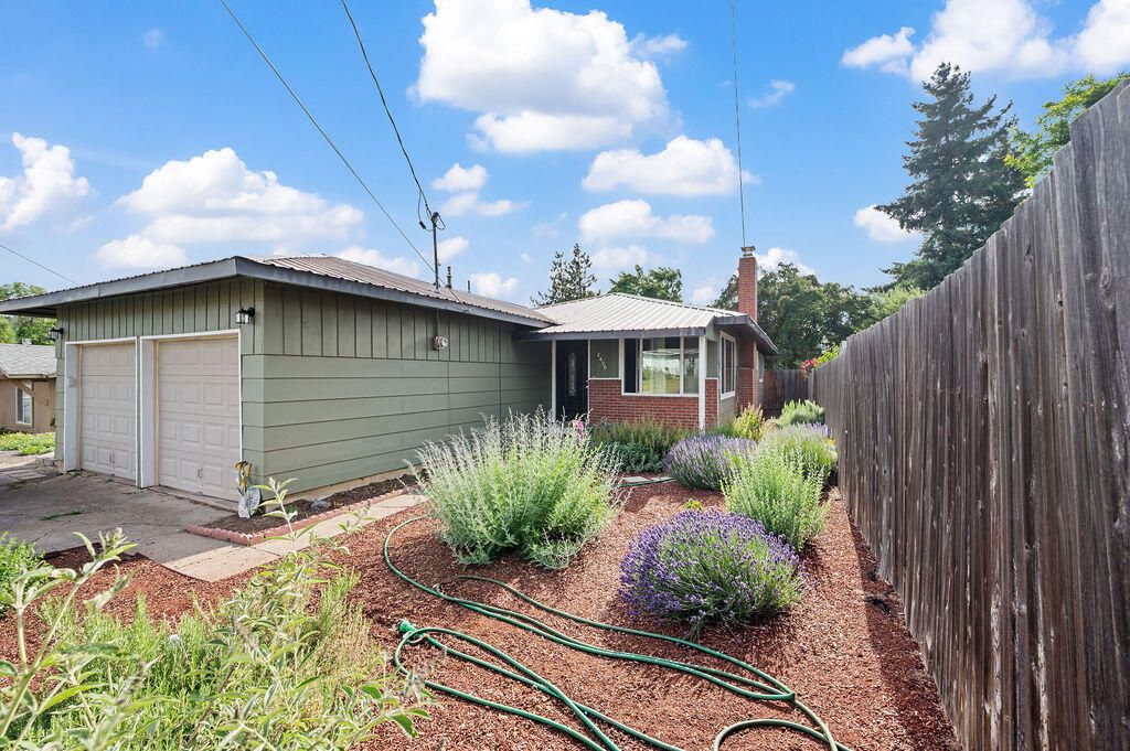 2430 Berkeley Street, Klamath Falls, OR 97601