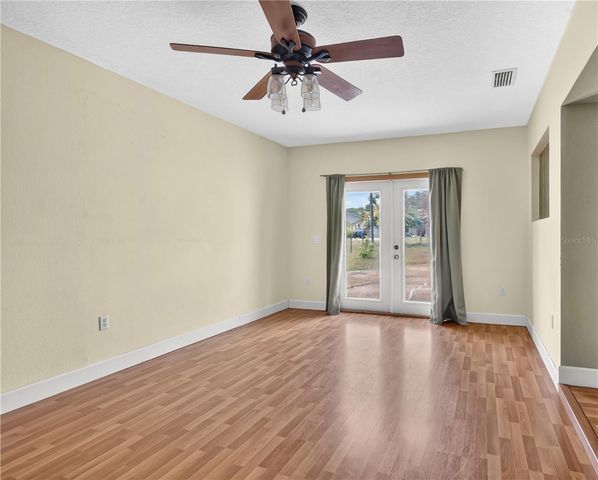 1420 E 8TH AVENUE, Mount Dora, FL 32757