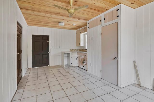 1420 E 8TH AVENUE, Mount Dora, FL 32757