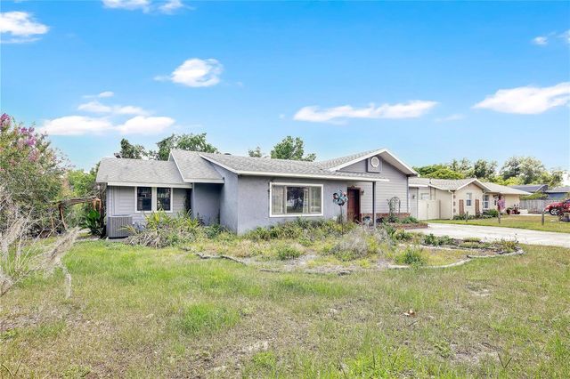 1420 E 8TH AVENUE, Mount Dora, FL 32757