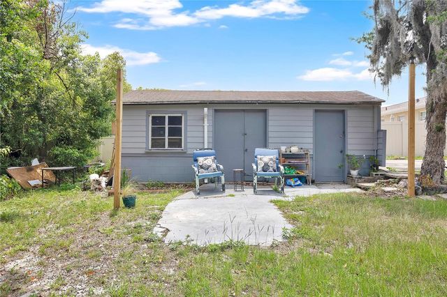 1420 E 8TH AVENUE, Mount Dora, FL 32757