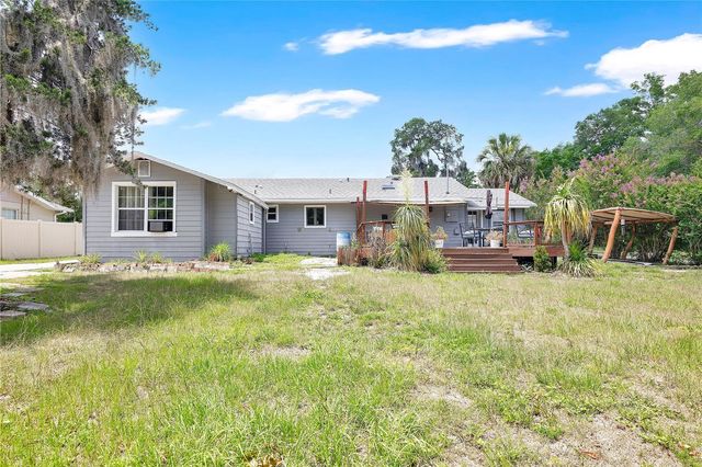 1420 E 8TH AVENUE, Mount Dora, FL 32757