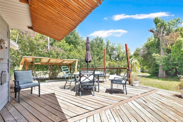 1420 E 8TH AVENUE, Mount Dora, FL 32757