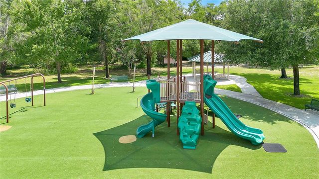 1420 E 8TH AVENUE, Mount Dora, FL 32757