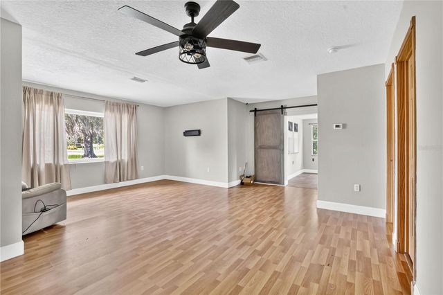 1420 E 8TH AVENUE, Mount Dora, FL 32757