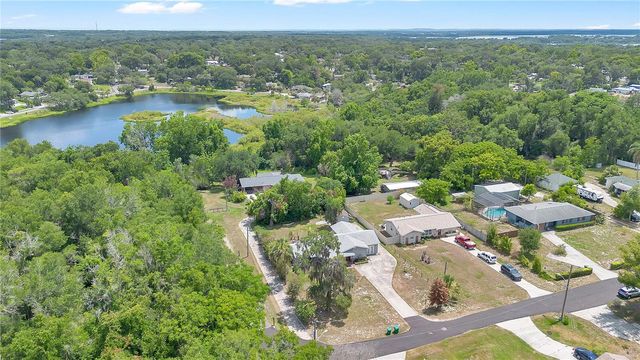1420 E 8TH AVENUE, Mount Dora, FL 32757